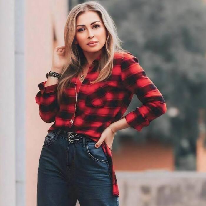 Pretty girlfriend Hanna, 47 yrs.old from Kyiv, Ukraine