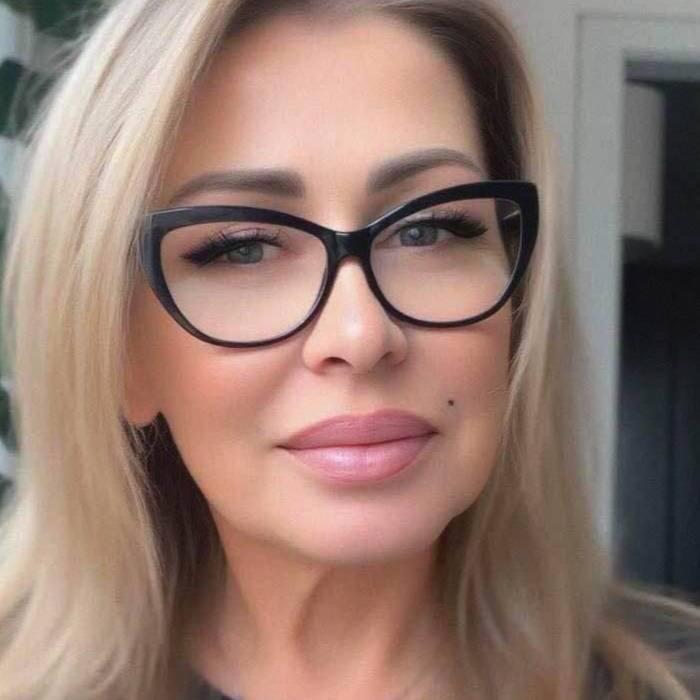 Gorgeous wife Hanna, 47 yrs.old from Kyiv, Ukraine