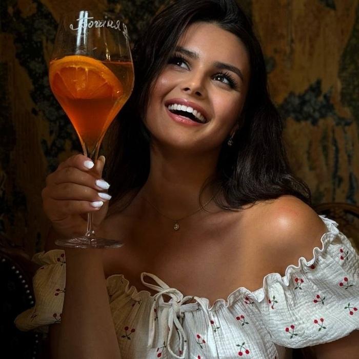 Pretty girlfriend Anna, 24 yrs.old from Hague, Netherlands