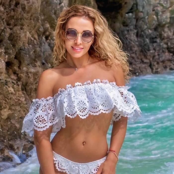 Nice mail order bride Julia, 39 yrs.old from Dubai, United Arab Emirates