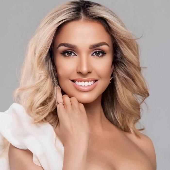 Pretty pen pal Julia, 38 yrs.old from Dubai, United Arab Emirates