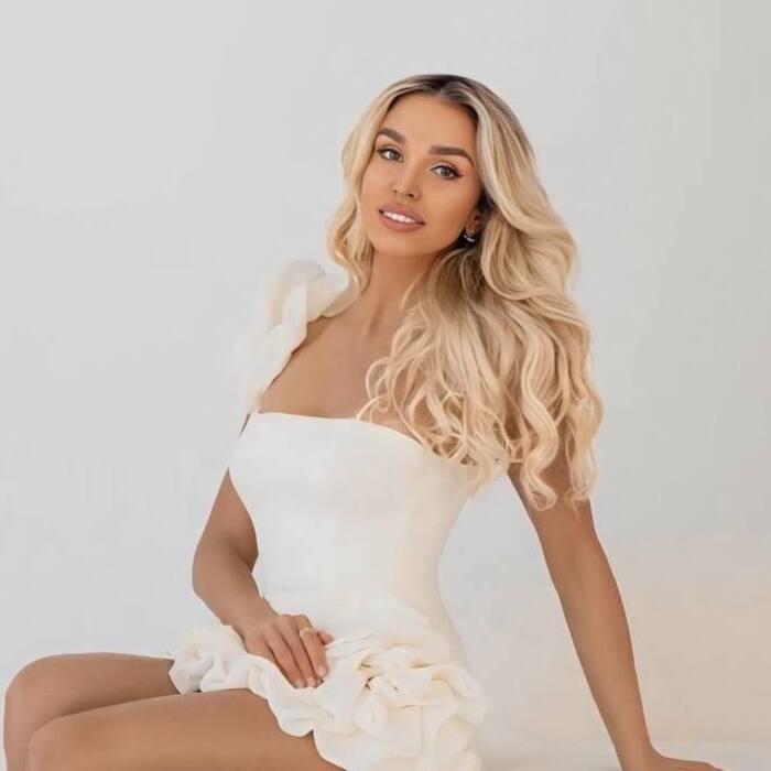 Sexy mail order bride Julia, 39 yrs.old from Dubai, United Arab Emirates