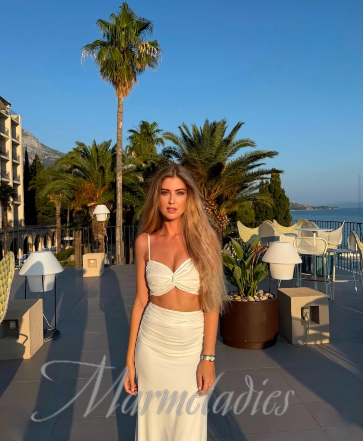 Pretty wife Olga, 34 yrs.old from Prague, Czech Republic