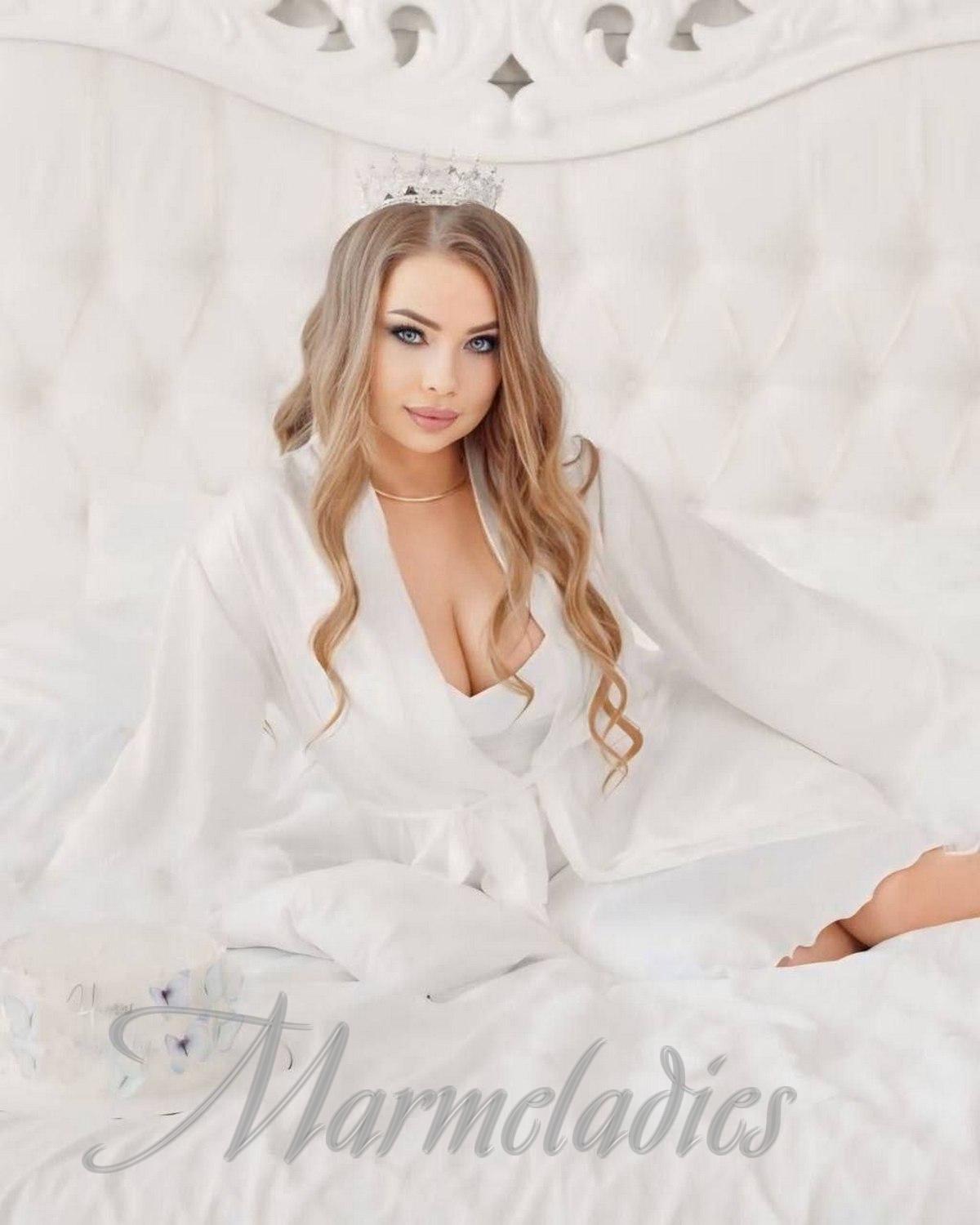 Pretty woman Anna, 41 yrs.old from Kiev, Ukraine