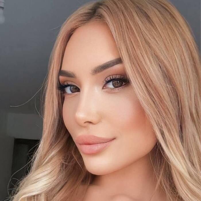 Nice lady Samantha, 29 yrs.old from London, United Kingdom