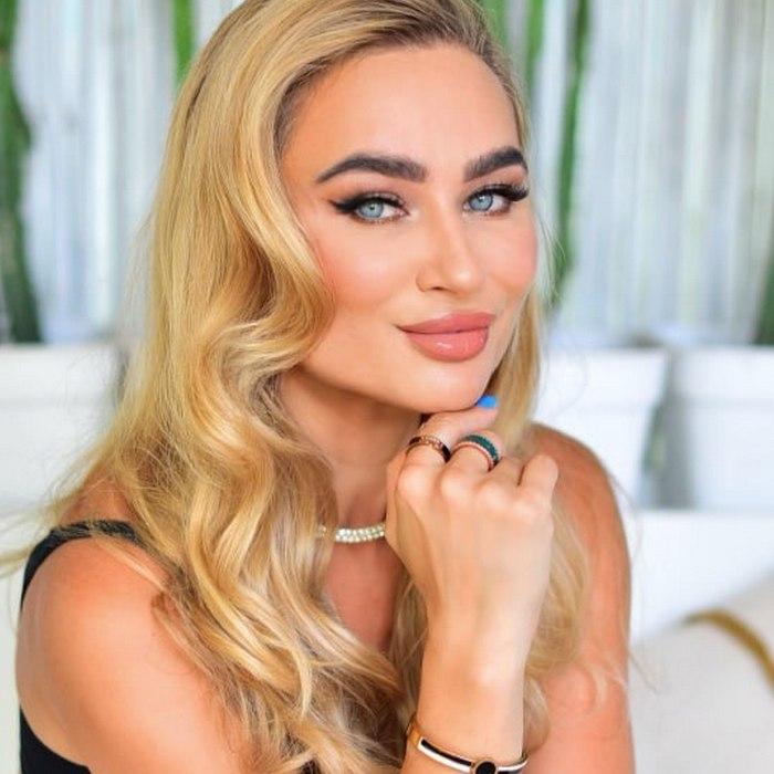 Charming miss Olena, 45 yrs.old from Kyiv, Ukraine