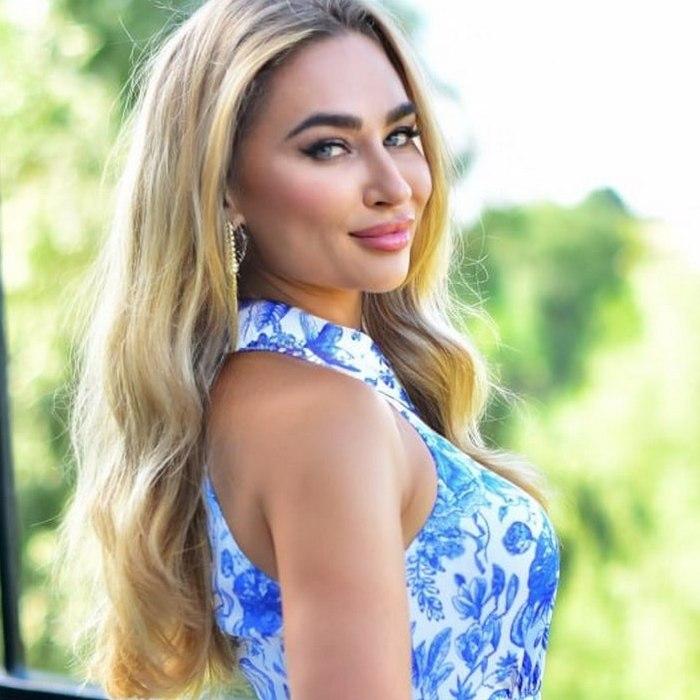 Charming miss Olena, 45 yrs.old from Kyiv, Ukraine