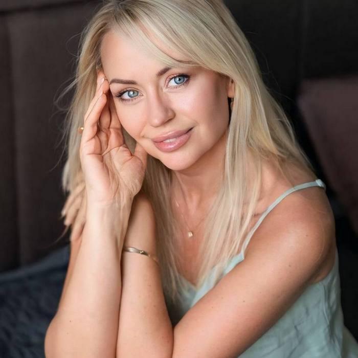 Pretty wife Alena, 51 yrs.old from Dnepr, Ukraine