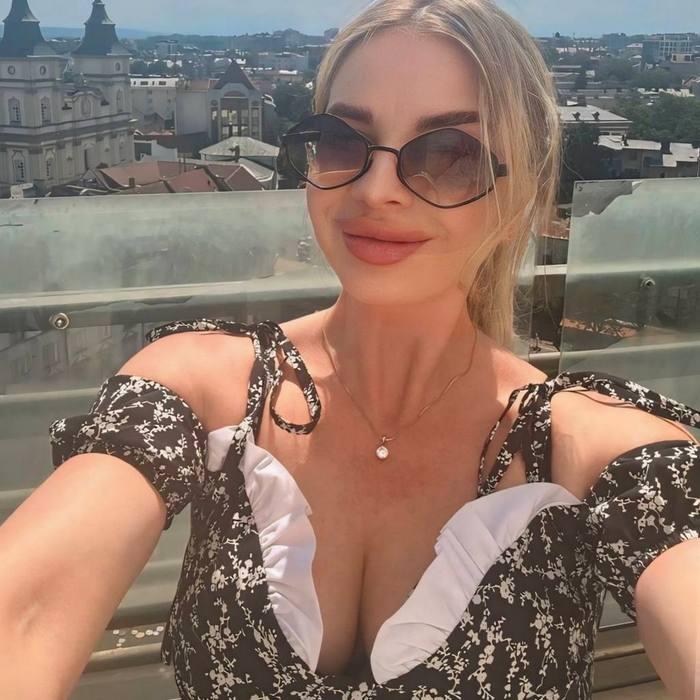 Hot wife Vladyslava, 43 yrs.old from Zaporozhzhia, Ukraine
