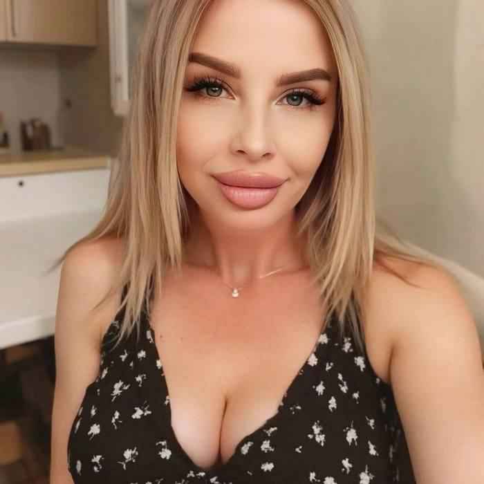 Pretty wife Vladyslava, 43 yrs.old from Zaporozhzhia, Ukraine
