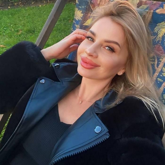 Amazing pen pal Vladyslava, 43 yrs.old from Zaporozhzhia, Ukraine