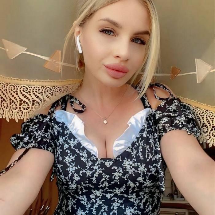 Charming wife Vladyslava, 43 yrs.old from Zaporozhzhia, Ukraine
