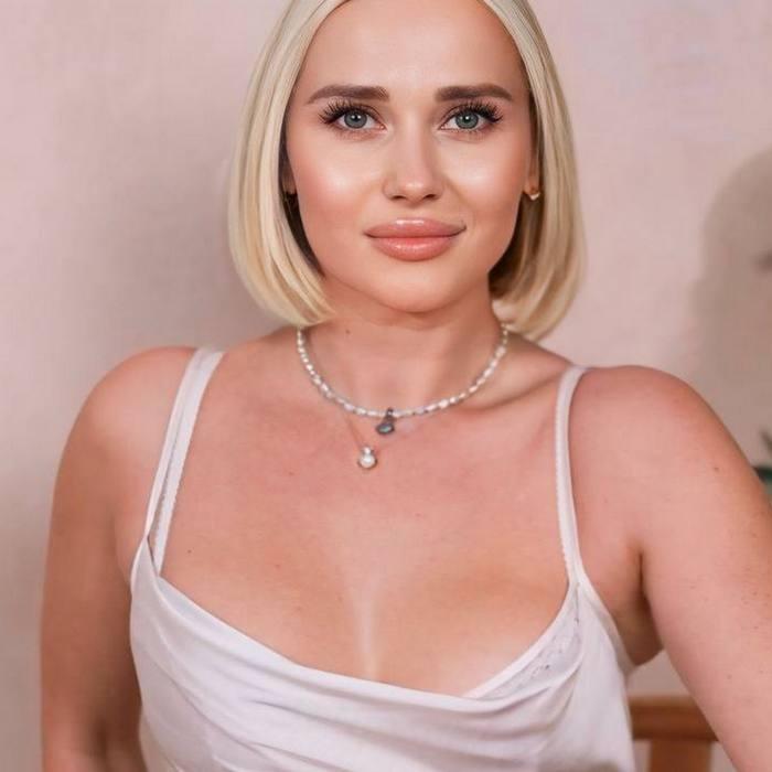 Charming pen pal Daryna, 43 yrs.old from Kiev, Ukraine