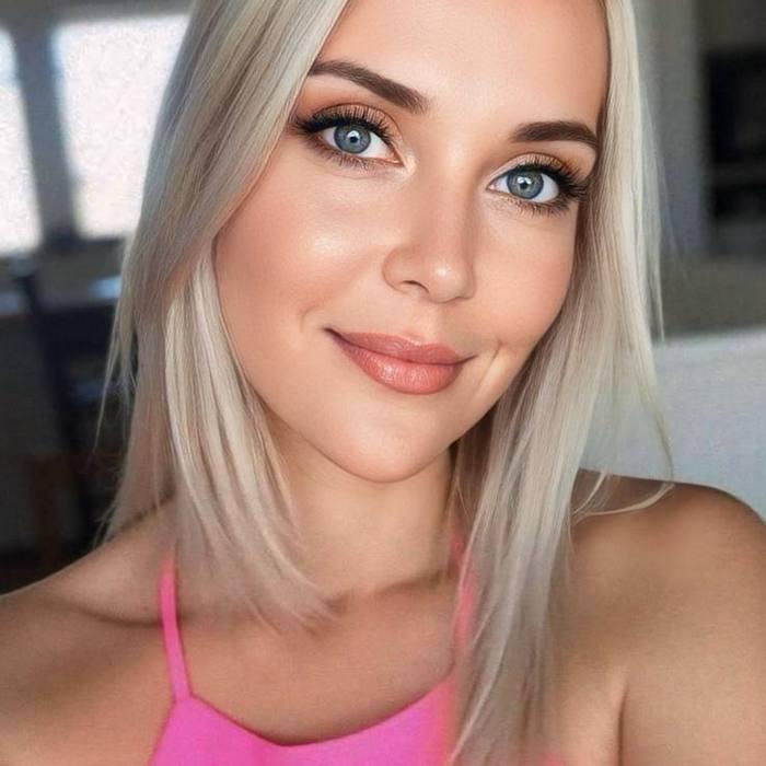 Charming pen pal Anna, 46 yrs.old from Odessa, Ukraine