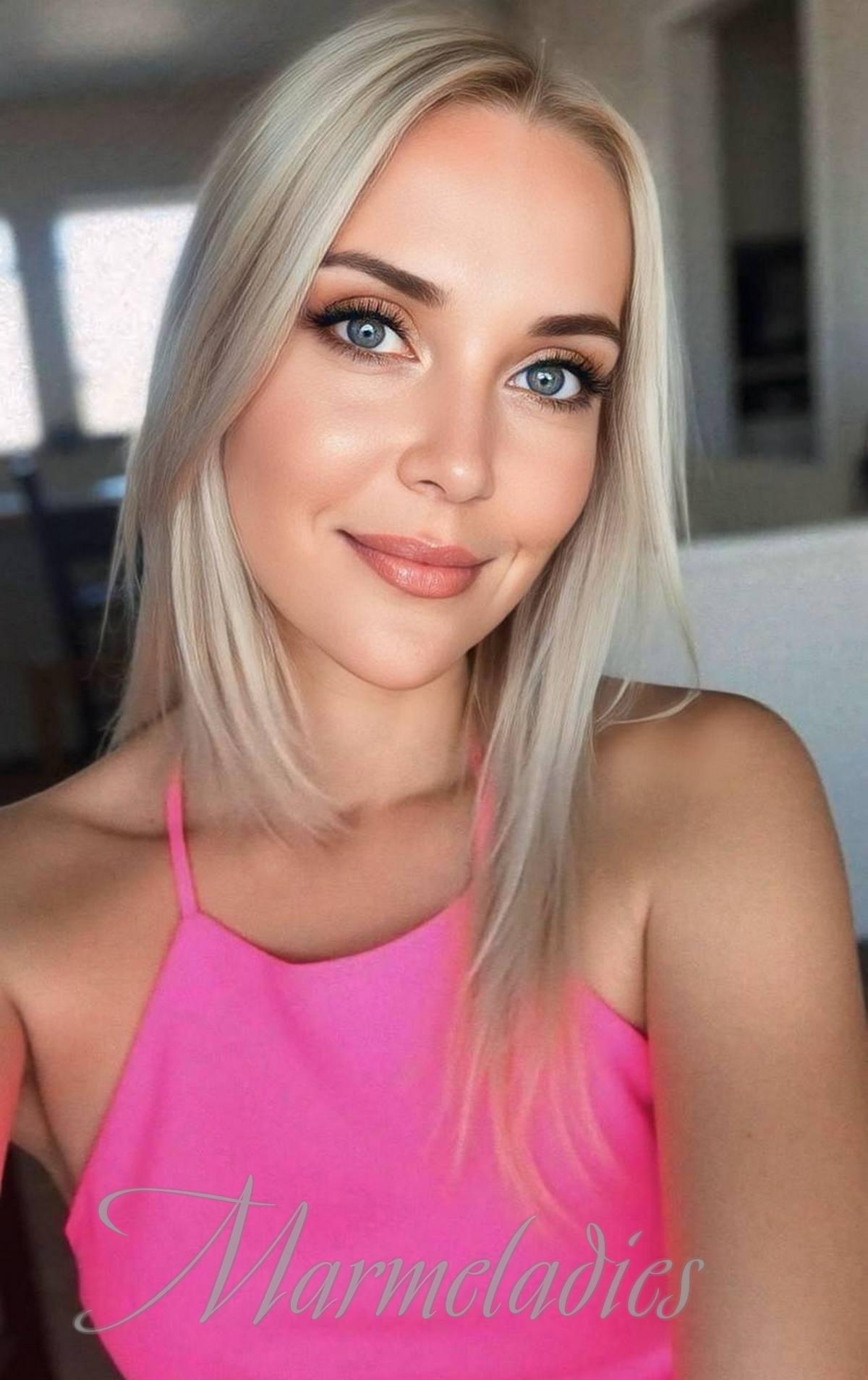 Charming pen pal Anna, 46 yrs.old from Odessa, Ukraine