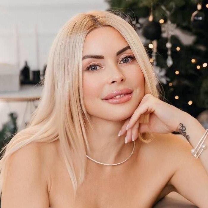 Amazing bride Viktoria, 45 yrs.old from Cannes, France