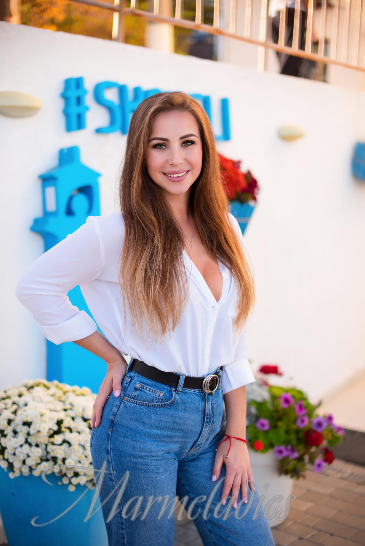 Gorgeous bride Elena, 38 yrs.old from Odessa, Ukraine