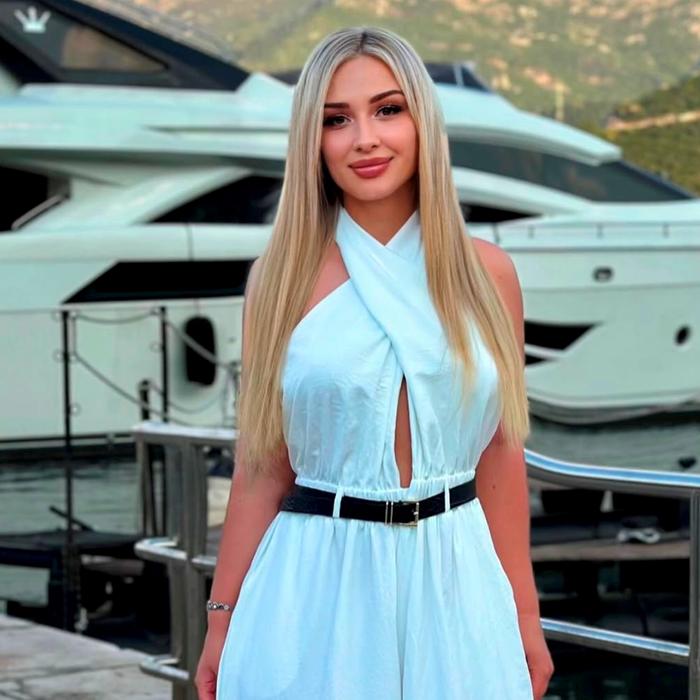 Hot miss Nadiya, 33 yrs.old from Kiev, Ukraine