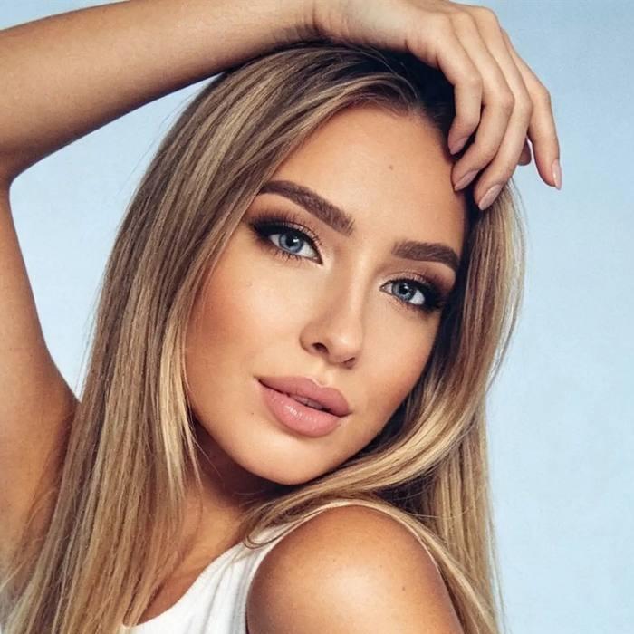 Sexy girlfriend Anna, 30 yrs.old from Eastern Europe Sexy girlfriend Anna, 30 yrs.old from Eastern Europe