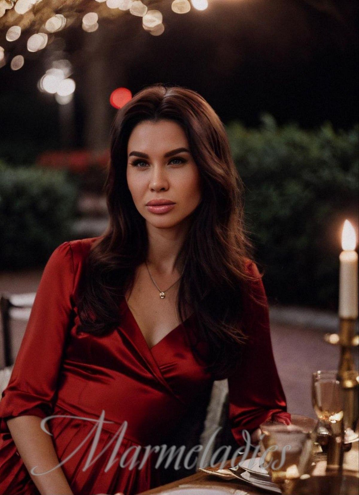 Gorgeous wife Katerina, 40 yrs.old from Dnepr, Ukraine