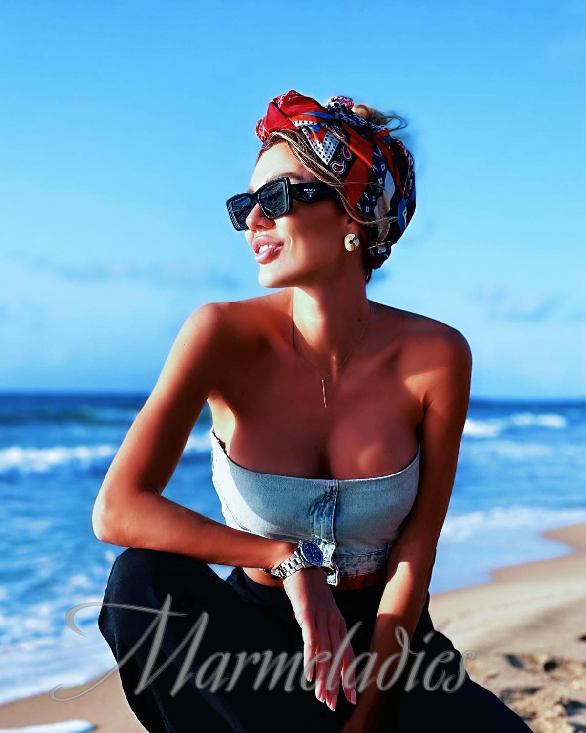 Charming mail order bride Maryna, 38 yrs.old from Kyiv, Ukraine