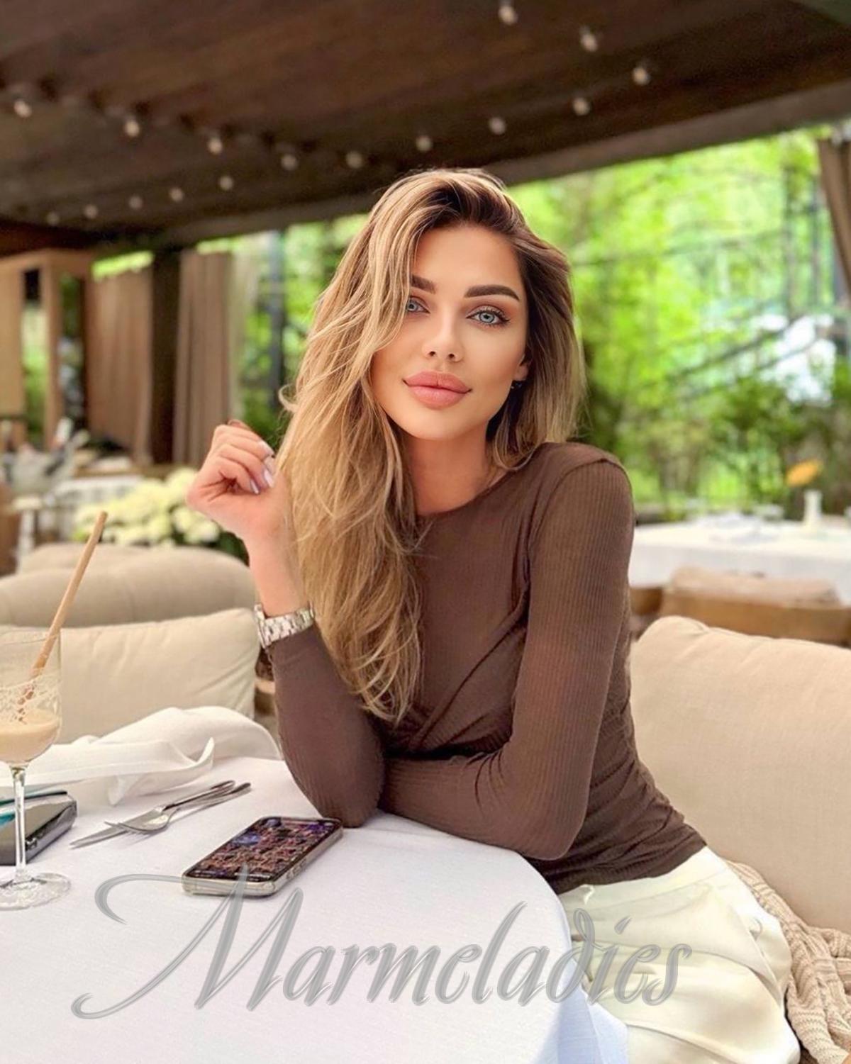 Beautiful mail order bride Maryna, 38 yrs.old from Kyiv, Ukraine