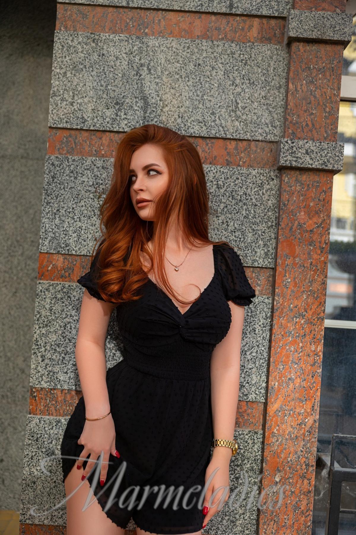 Single mail order bride Anastasia, 24 yrs.old from Kyiv, Ukraine