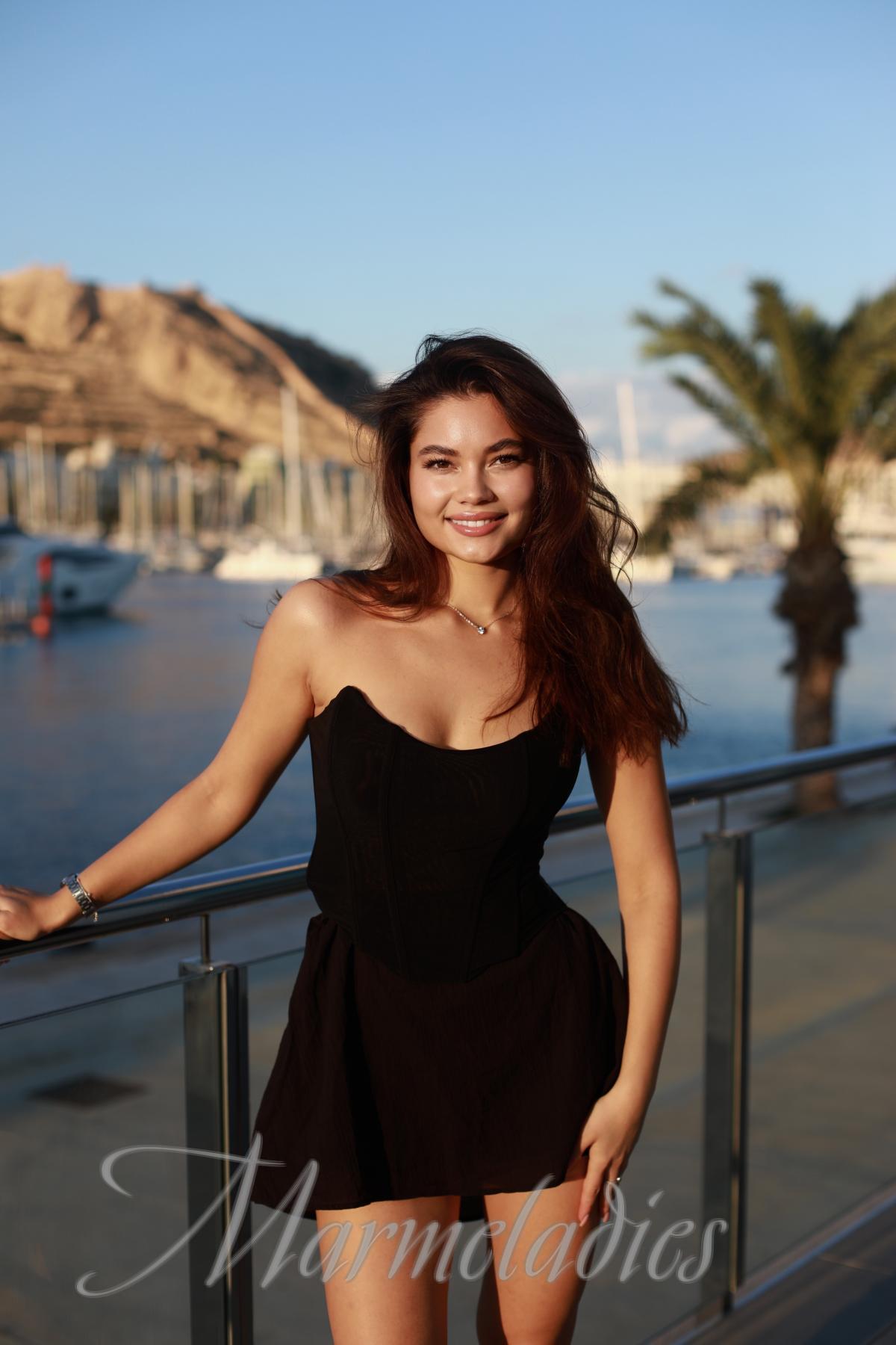 Single mail order bride Svetlana, 21 yrs.old from Alicante, Spain