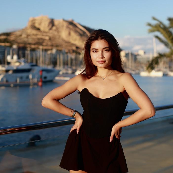 Beautiful bride Svetlana, 21 yrs.old from Alicante, Spain