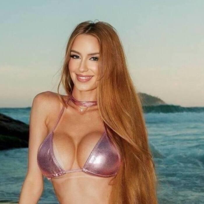 Gorgeous woman Isabella, 26 yrs.old from Balneário Camboriú, Brazil