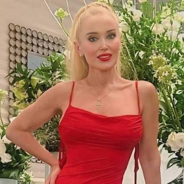 Single lady Viktoria, 50 yrs.old from Chalon, France