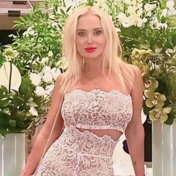 Pretty lady Viktoria, 50 yrs.old from Chalon, France