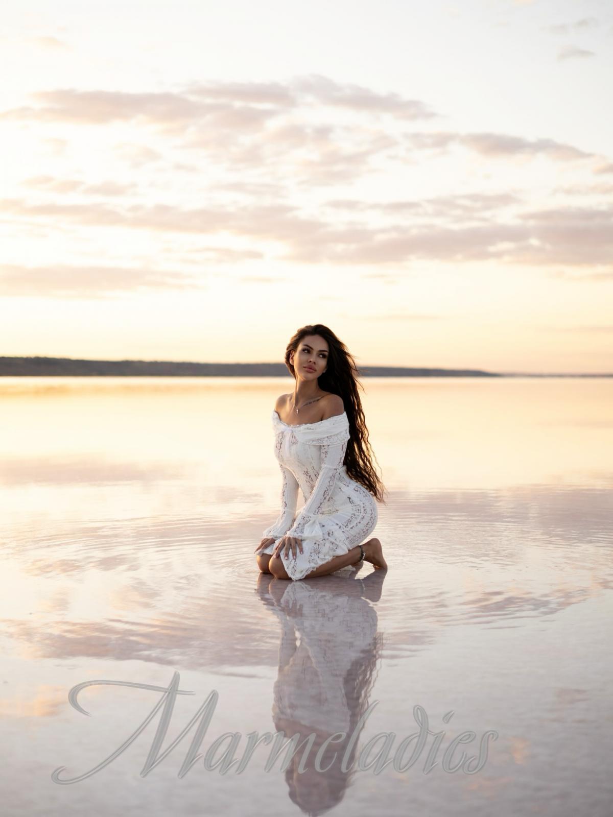 Single wife Iryna, 33 yrs.old from Rivne, Ukraine