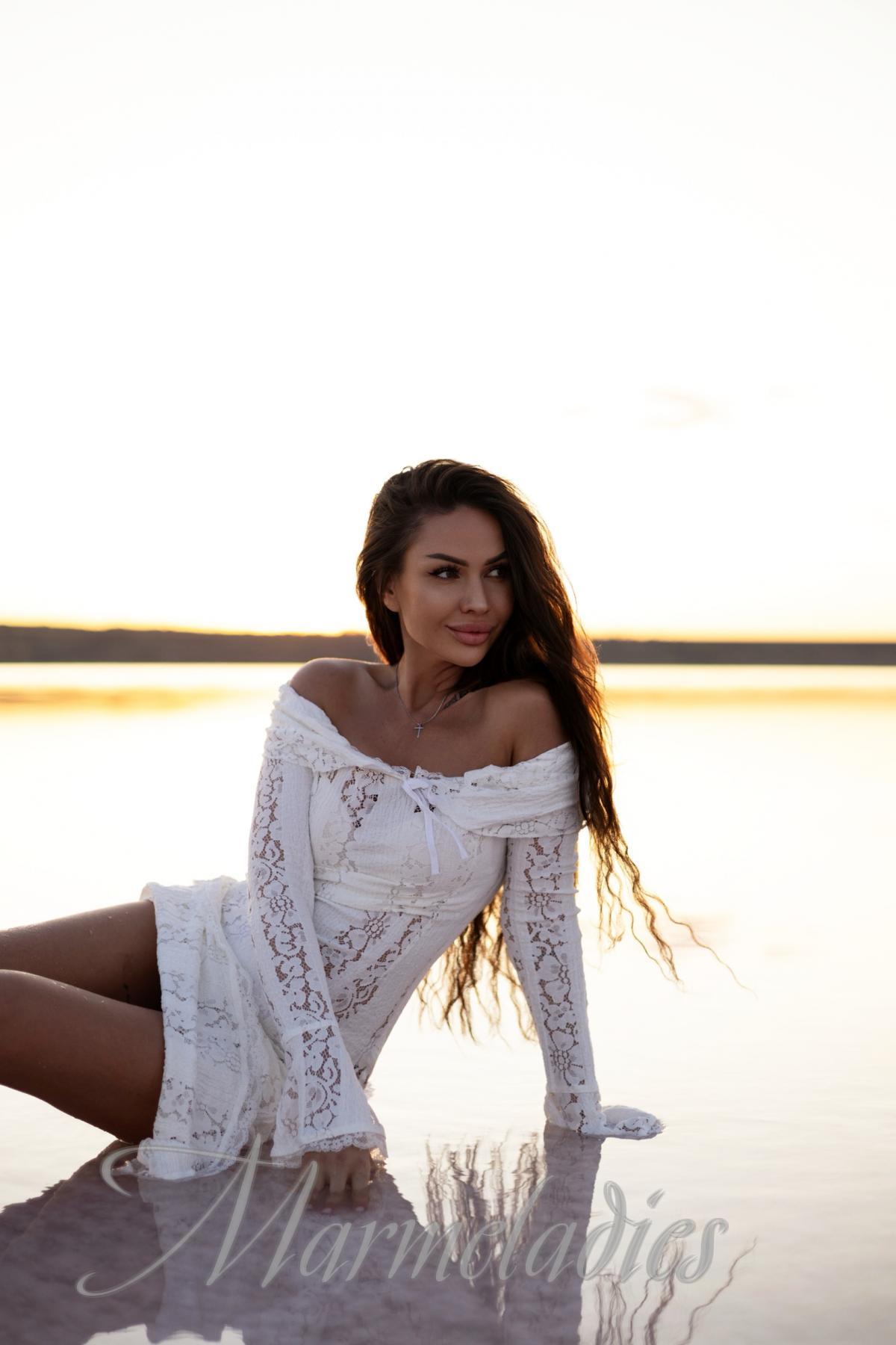 Sexy wife Iryna, 33 yrs.old from Rivne, Ukraine
