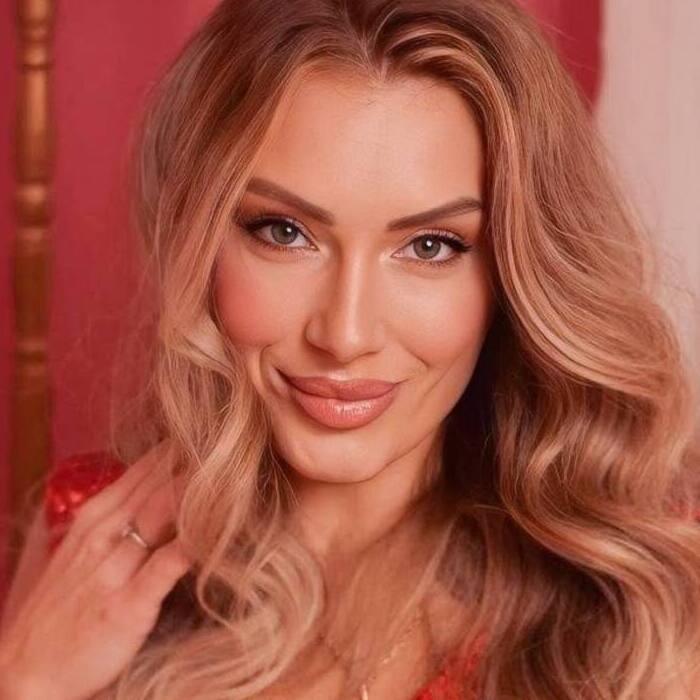 Charming mail order bride Olena, 46 yrs.old from Odessa, Ukraine