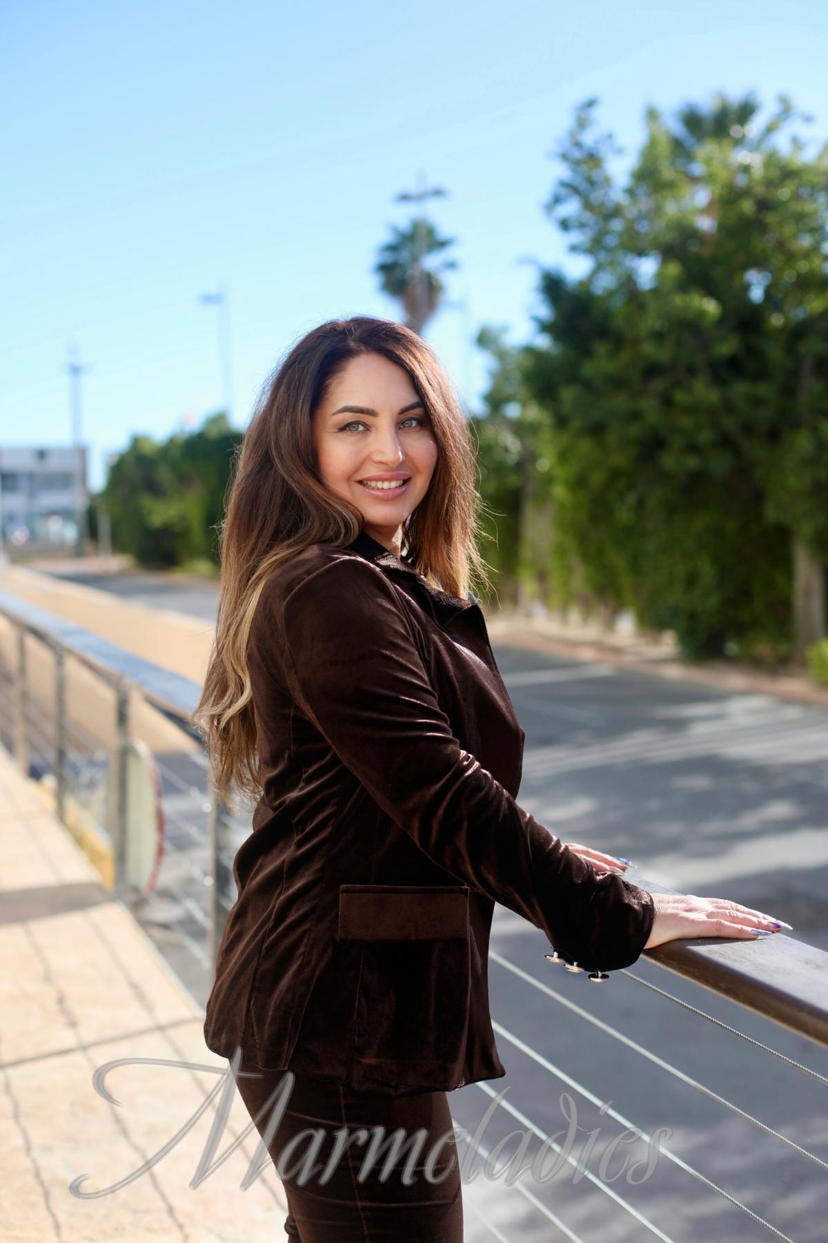 Gorgeous lady Aziza, 44 yrs.old from Alicante, Spain