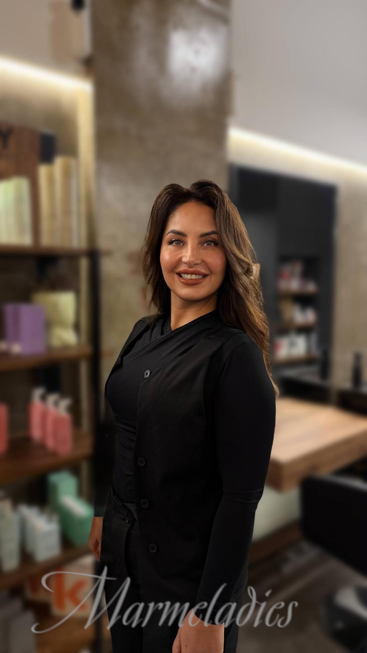 Single lady Aziza, 44 yrs.old from Alicante, Spain