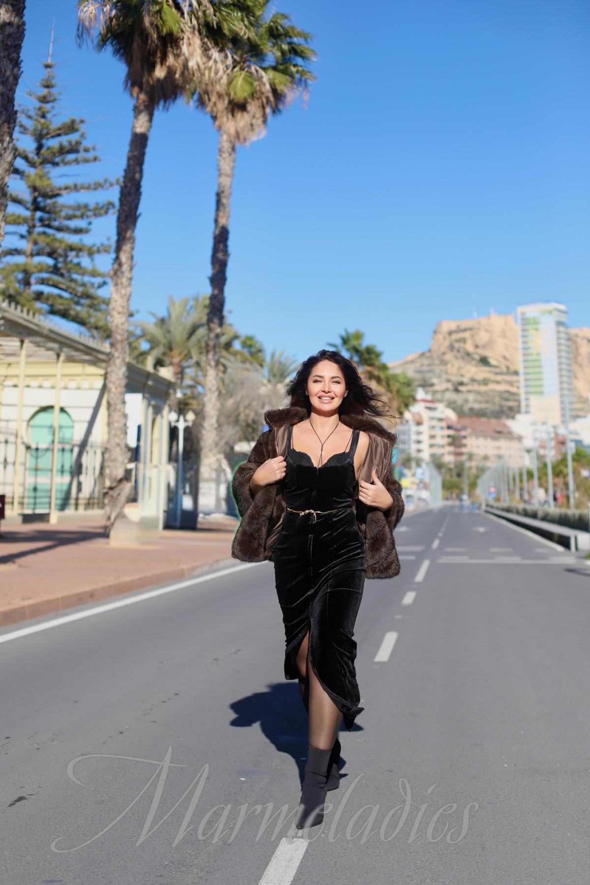 Beautiful lady Aziza, 44 yrs.old from Alicante, Spain