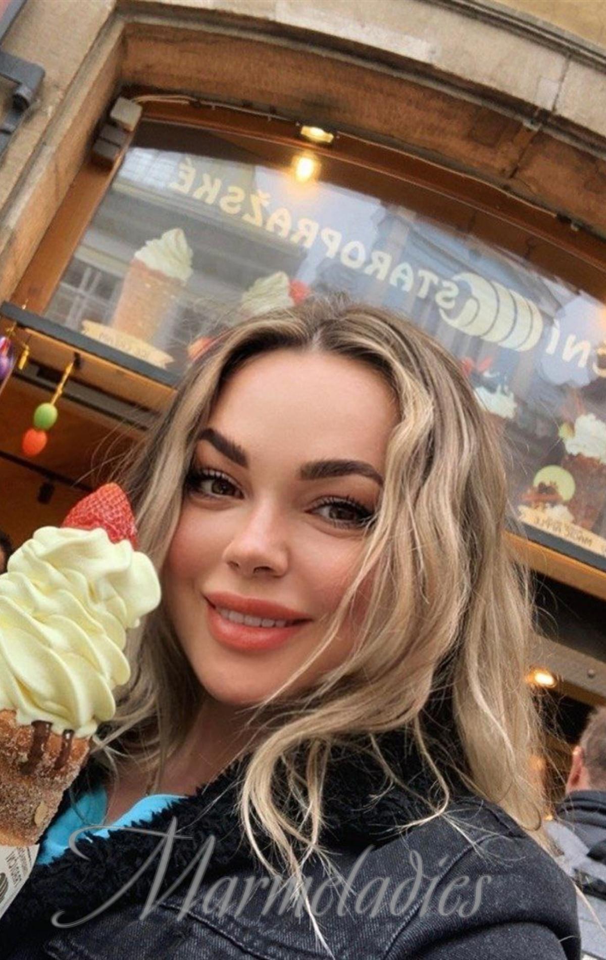 Pretty girlfriend Angela, 41 yrs.old from Kharkiv, Ukraine