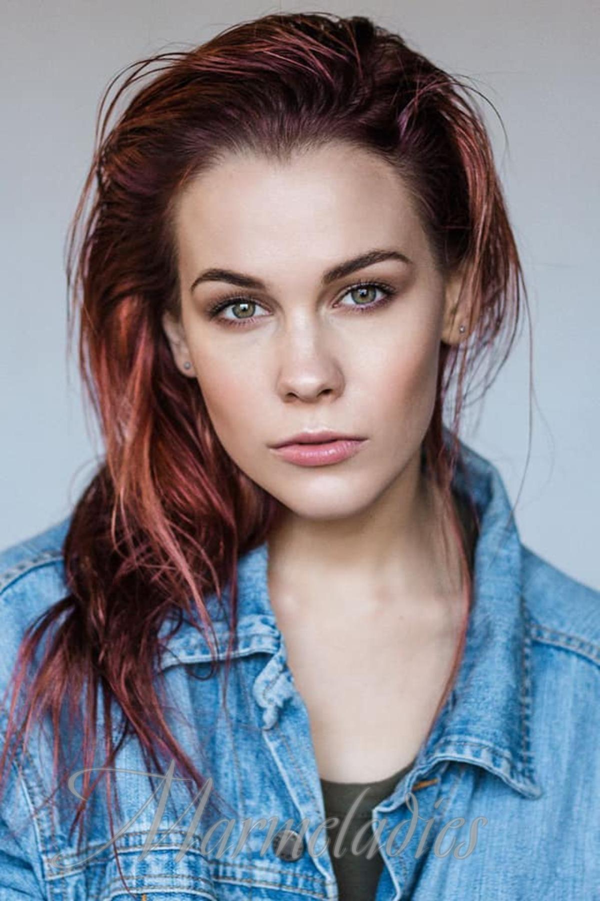 Nice pen pal Carolina, 30 yrs.old from Kiev, Ukraine