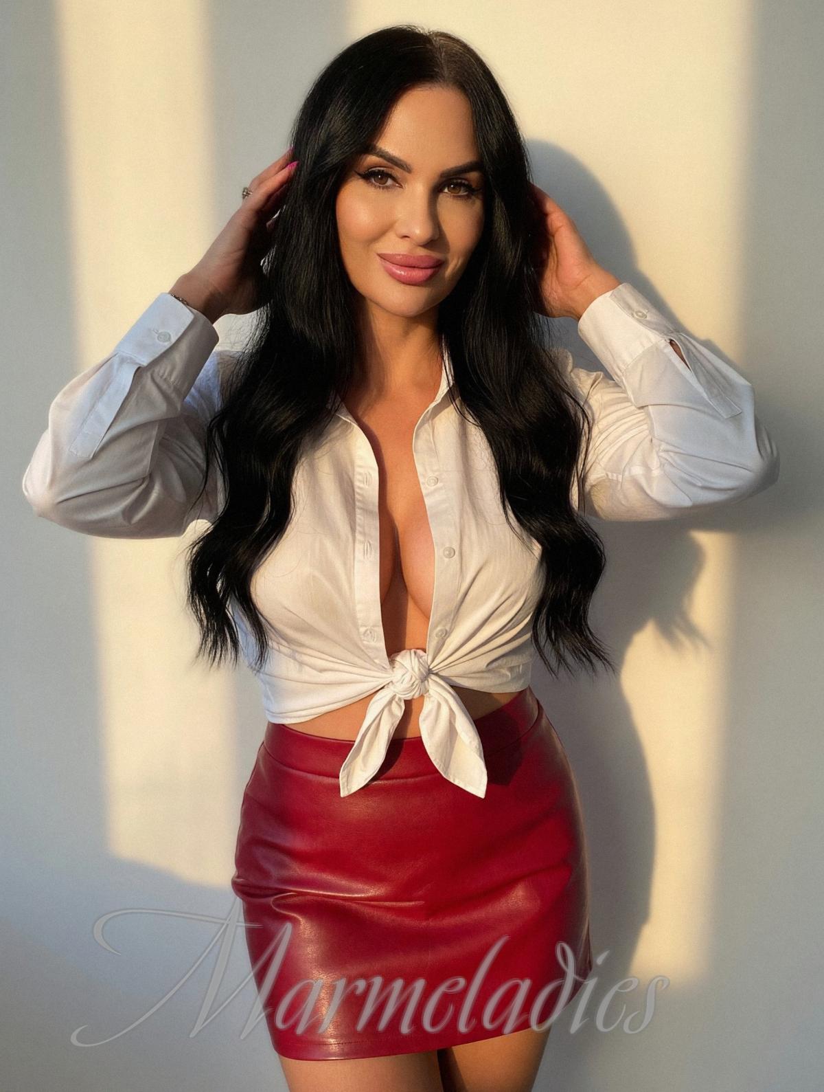 Gorgeous mail order bride Karyna, 37 yrs.old from Kremenchug, Ukraine