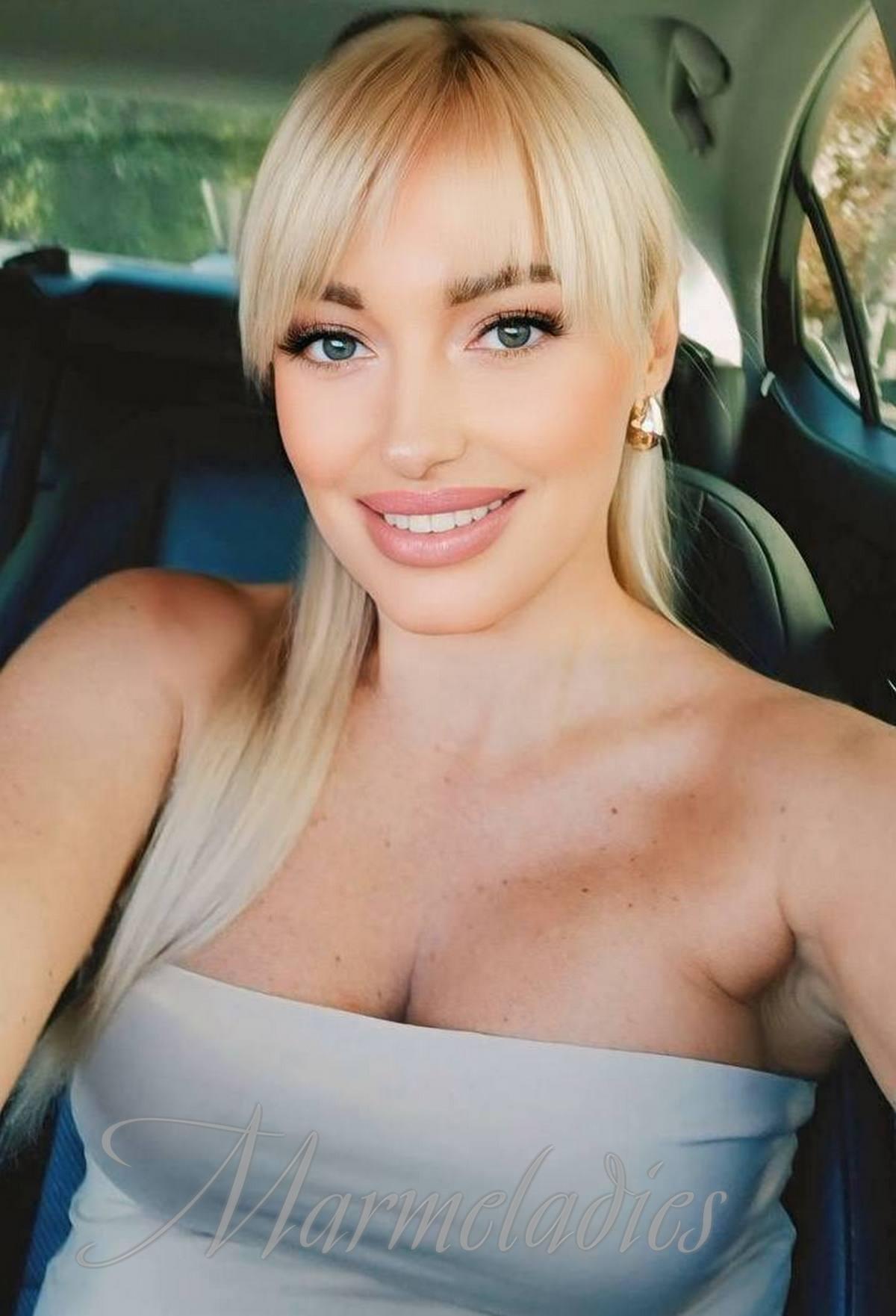 Amazing mail order bride Victoria, 41 yrs.old from Dnipro, Ukraine