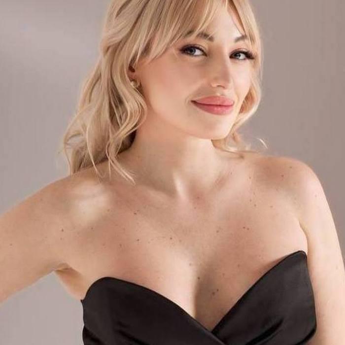 Nice mail order bride Victoria, 41 yrs.old from Dnipro, Ukraine