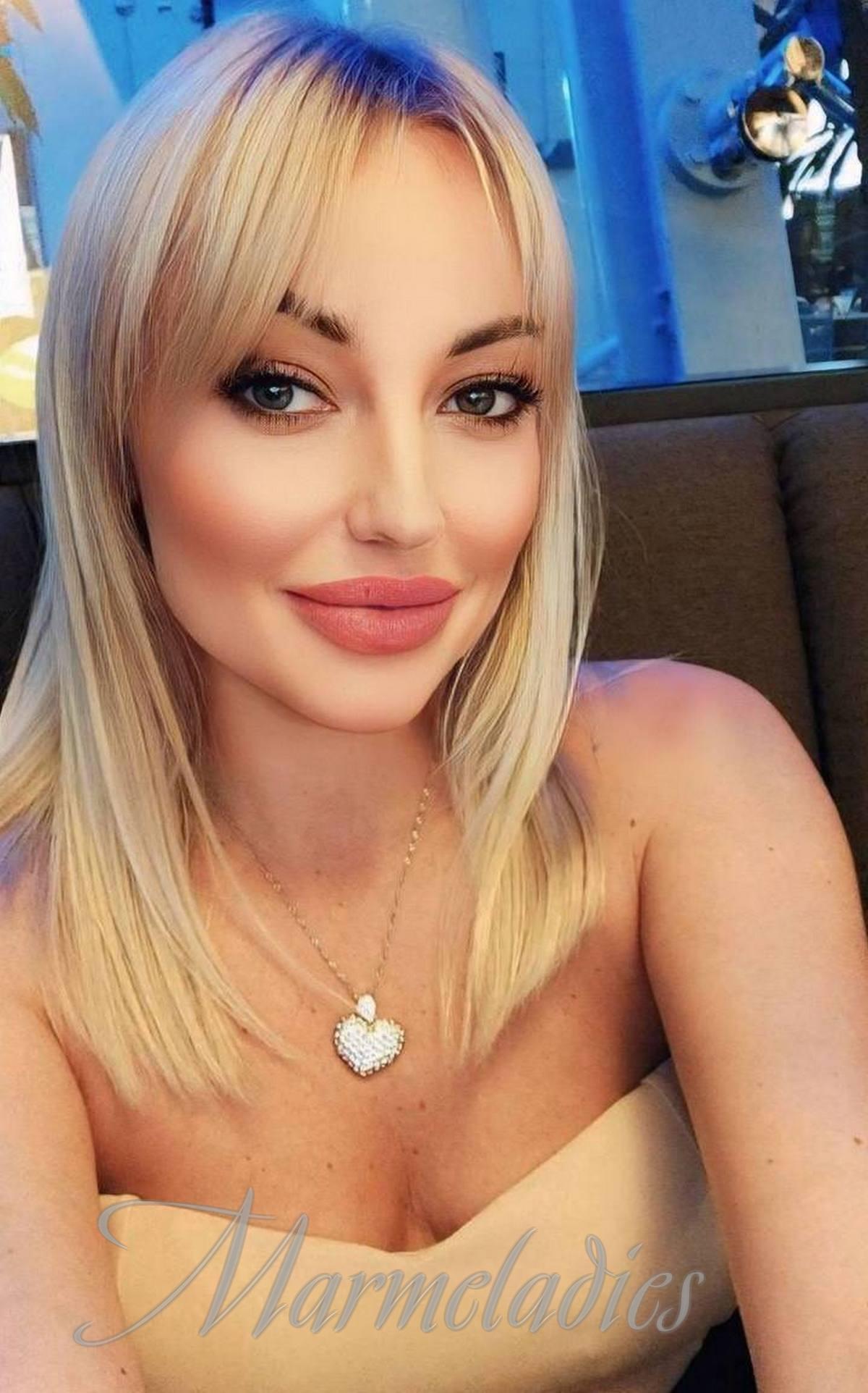 Sexy mail order bride Victoria, 41 yrs.old from Dnipro, Ukraine