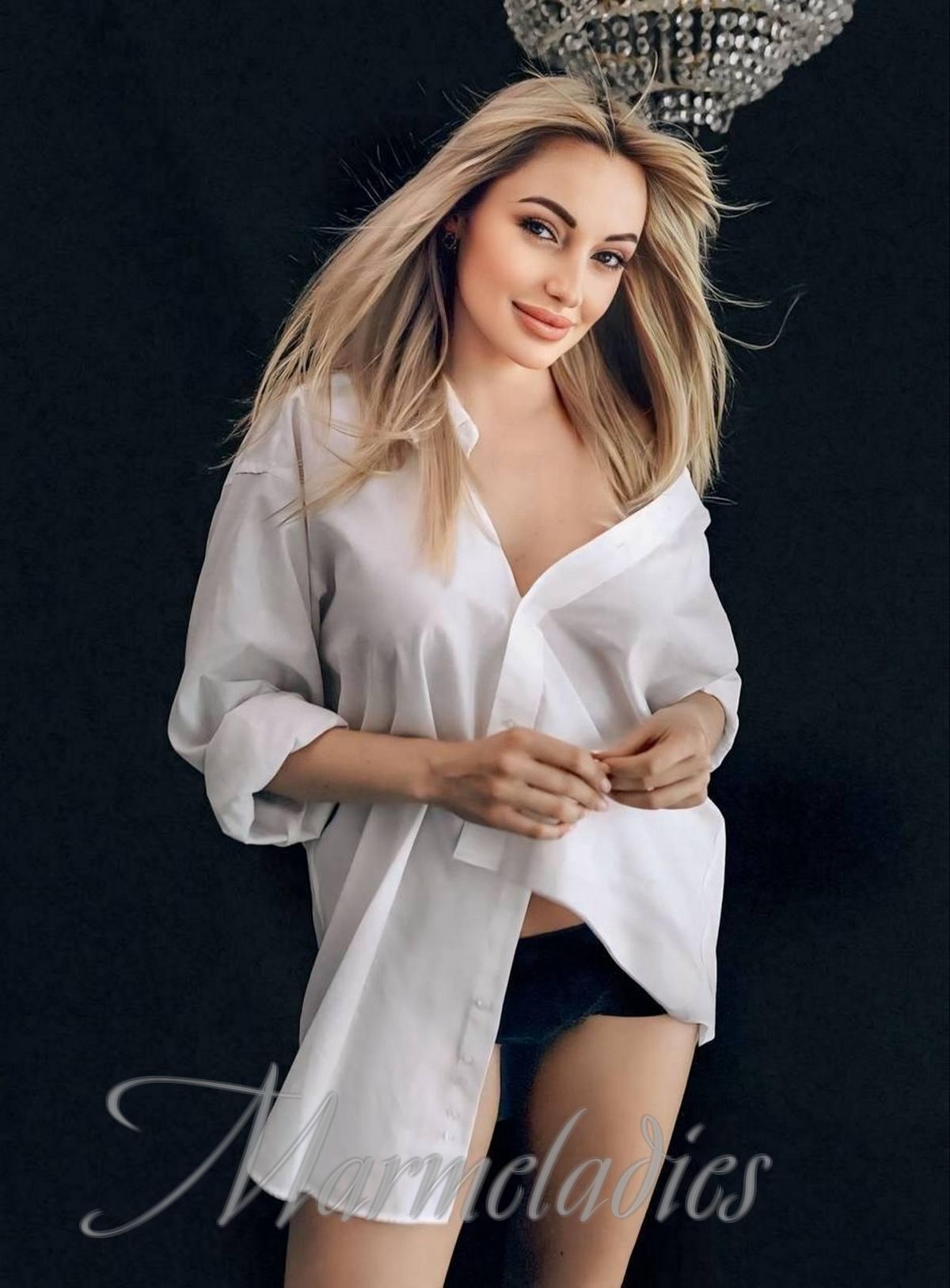 Single mail order bride Victoria, 41 yrs.old from Dnipro, Ukraine