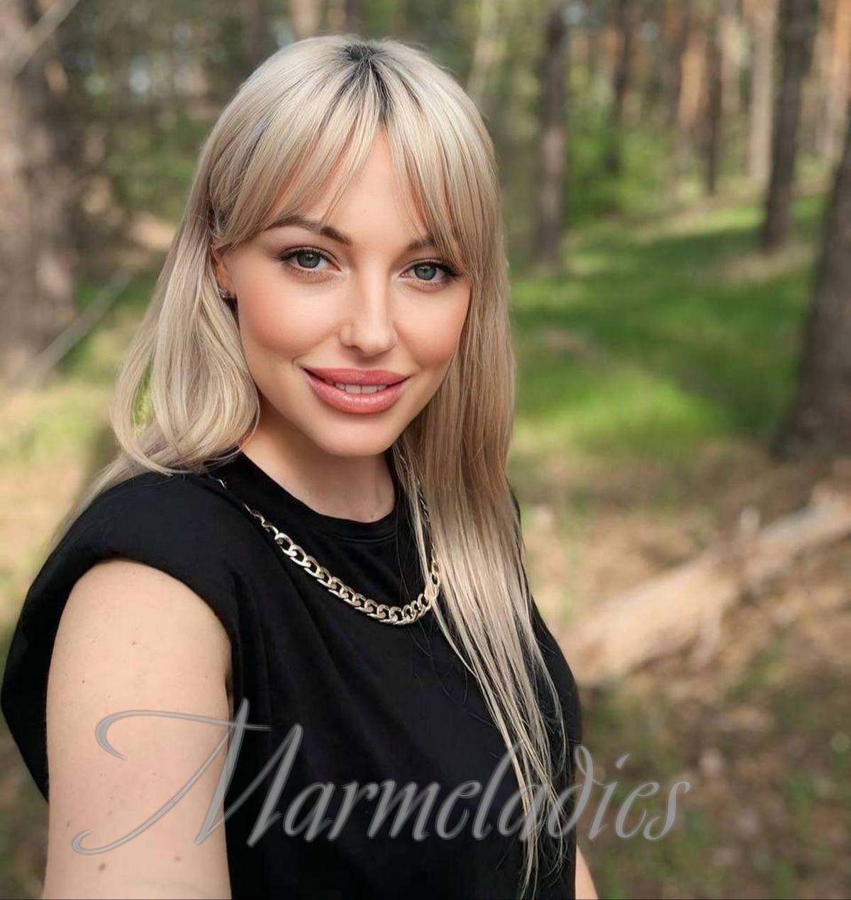 Gorgeous mail order bride Victoria, 41 yrs.old from Dnipro, Ukraine