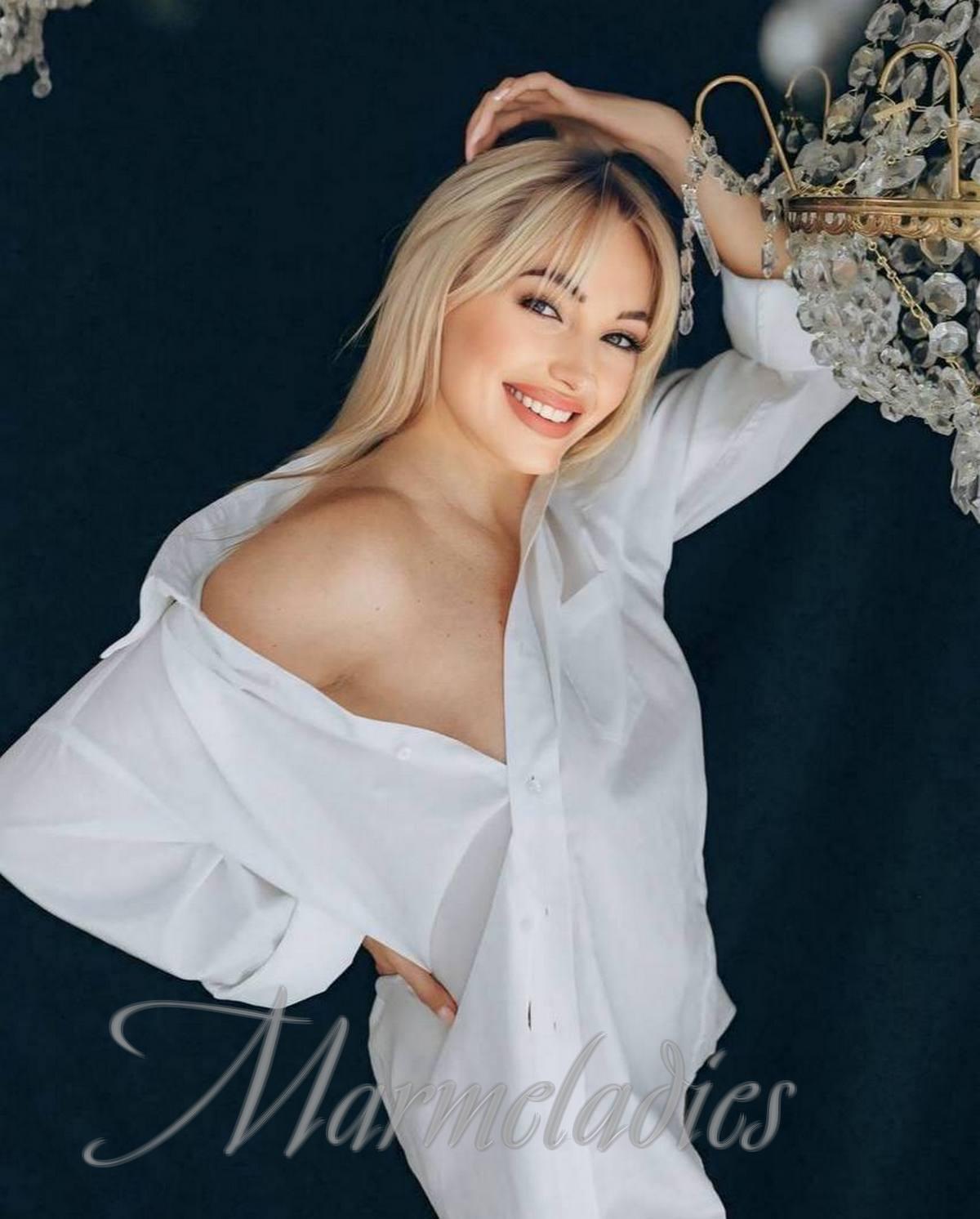 Pretty pen pal Victoria, 41 yrs.old from Dnipro, Ukraine