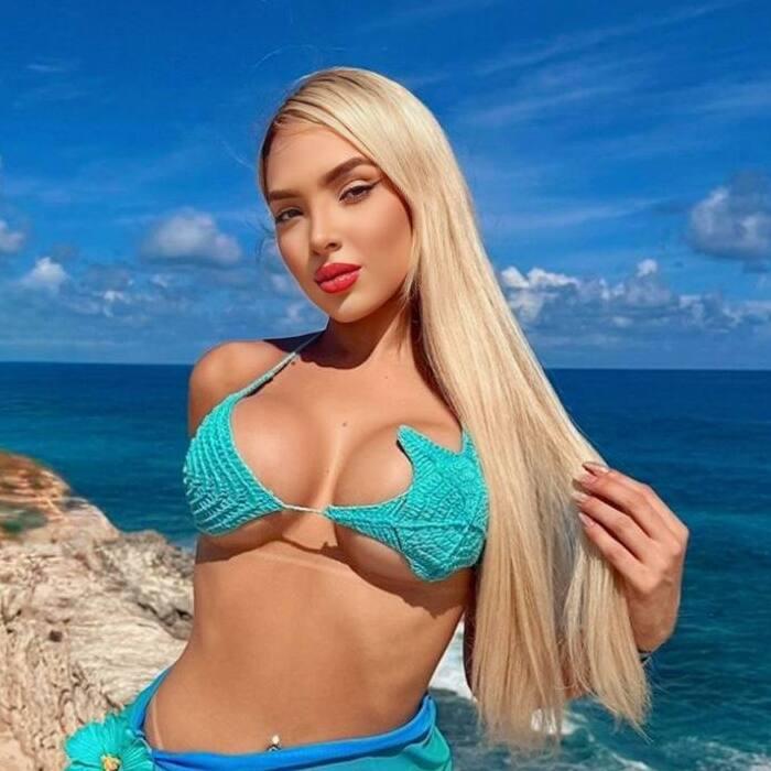 Nice mail order bride Caroline, 23 yrs.old from Sao Paulo, Brazil