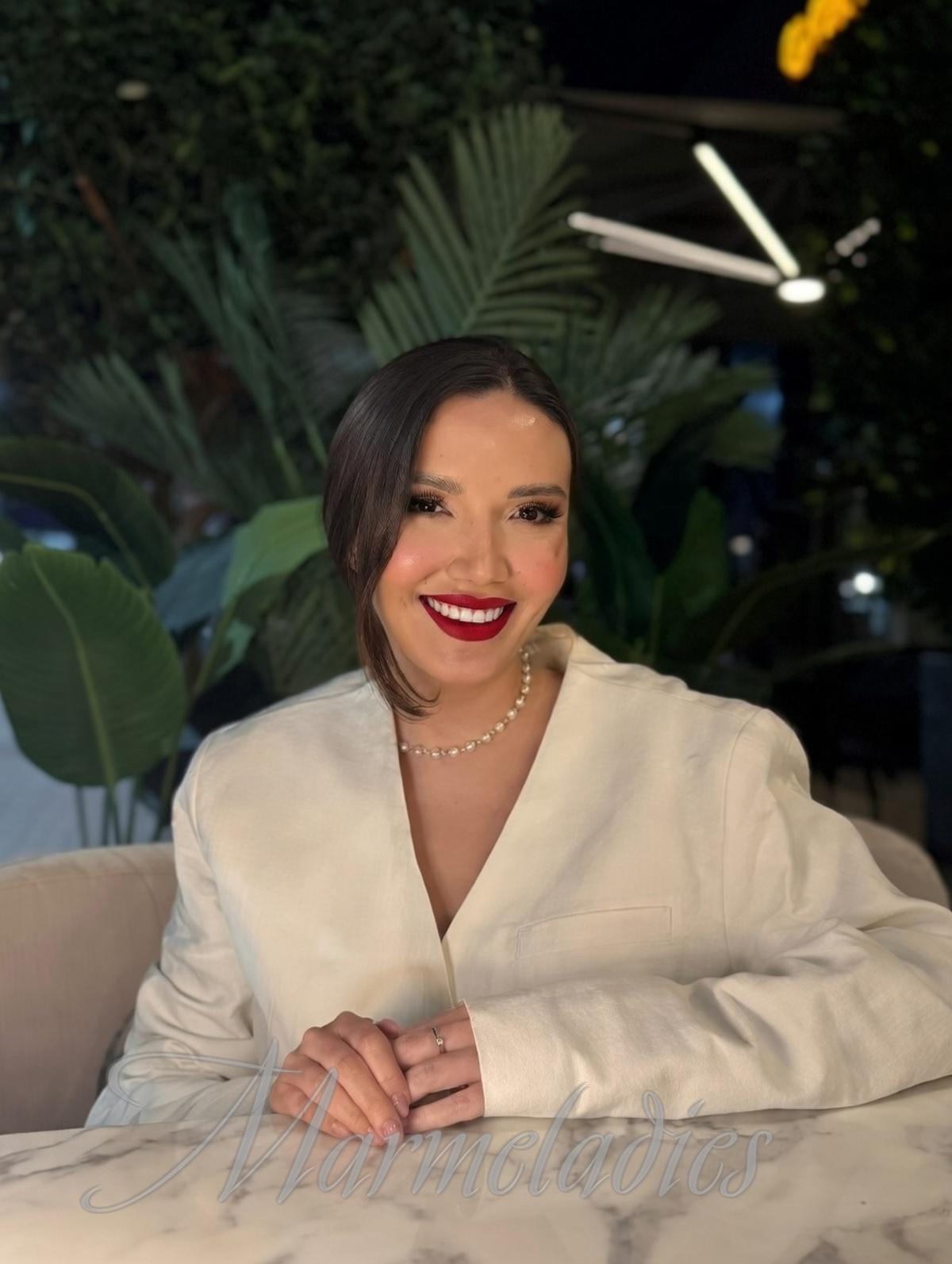 Sexy bride Zaure, 40 yrs.old from Almaty, Kazakhstan