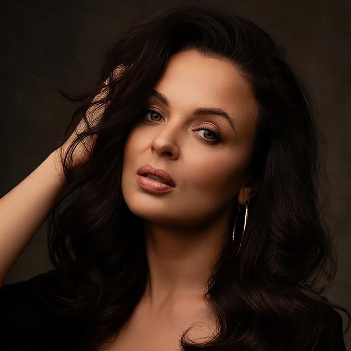 Charming girlfriend Irina, 46 yrs.old from Eastern Europe